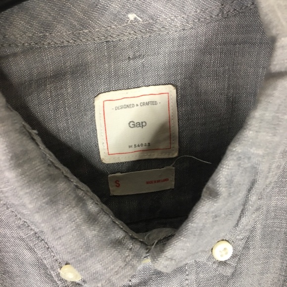 Gap long sleeve button down - Picture 3 of 3